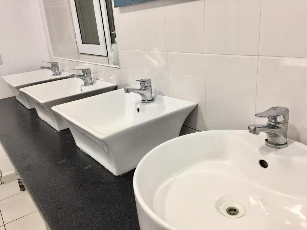 Downtown Hostel Braşov Extérieur photo