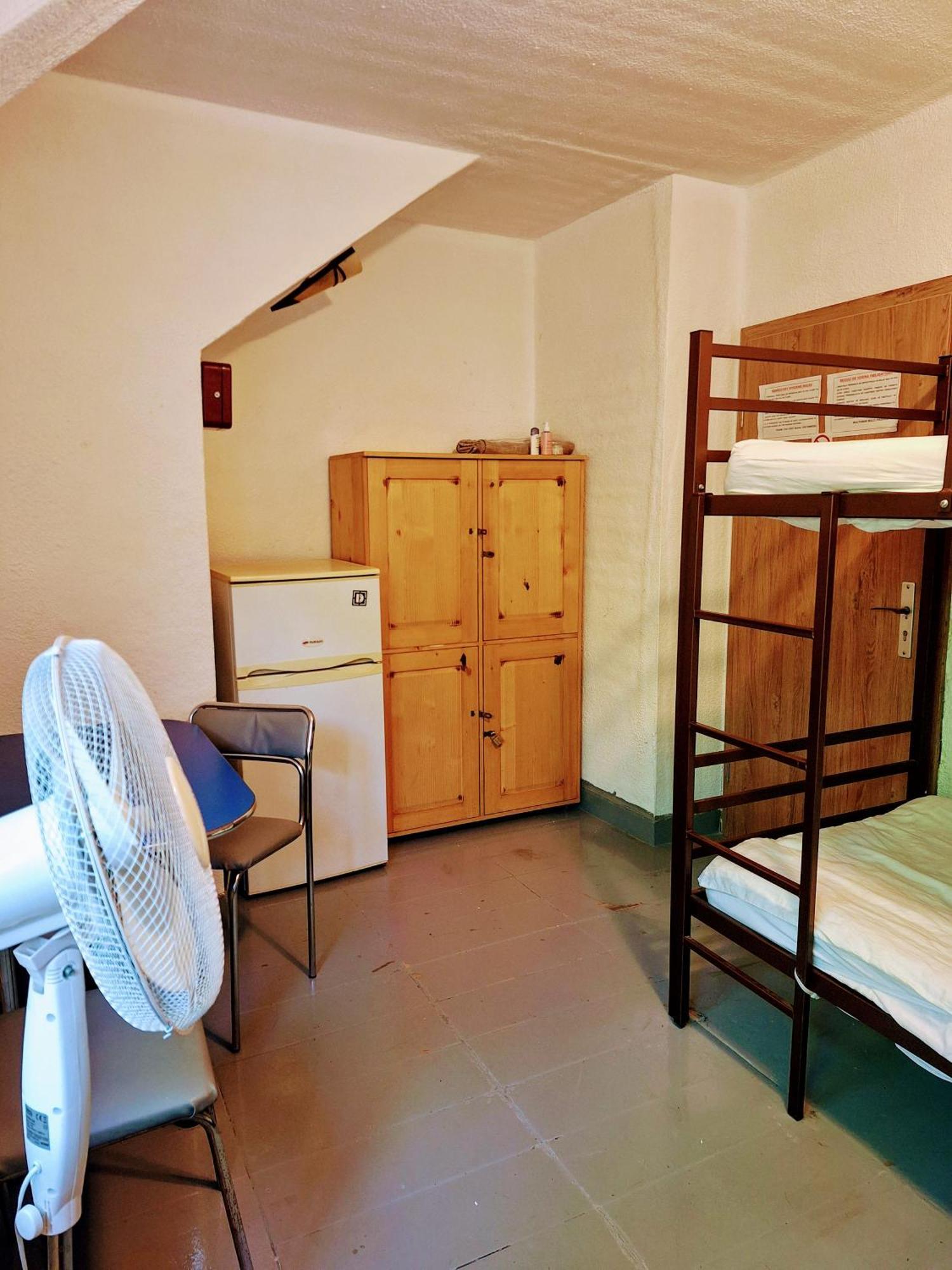 Downtown Hostel Braşov Extérieur photo