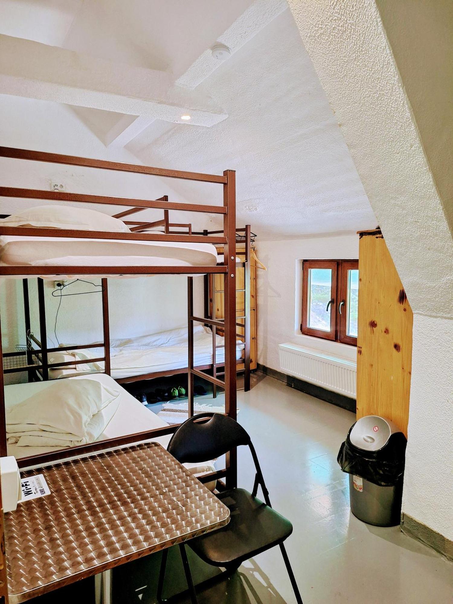 Downtown Hostel Braşov Extérieur photo
