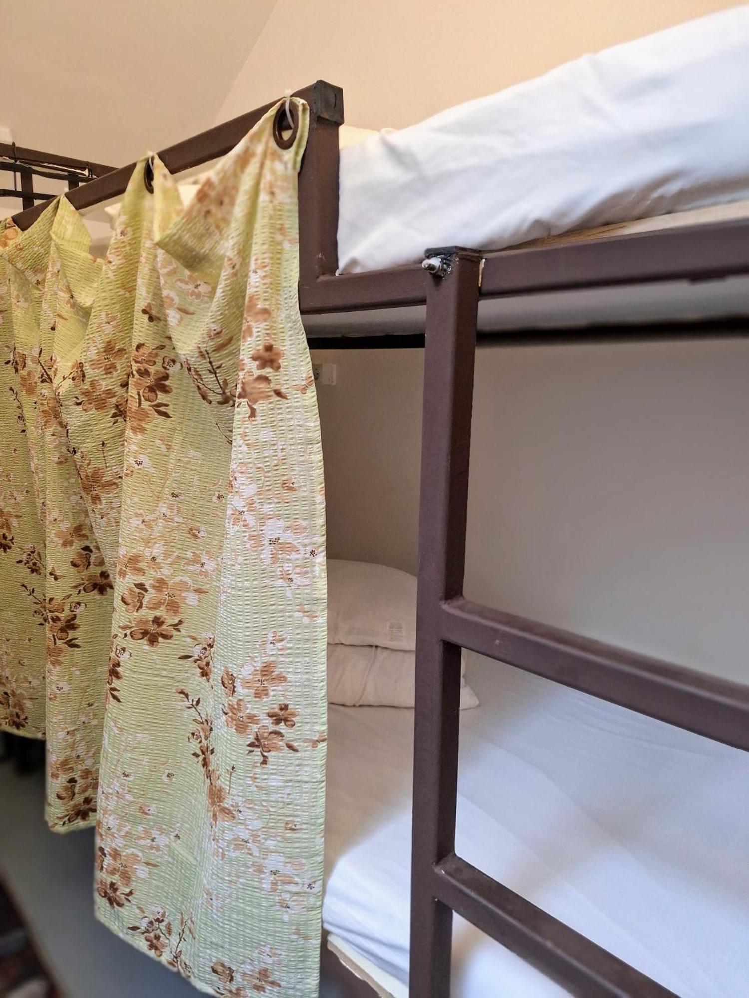 Downtown Hostel Braşov Extérieur photo