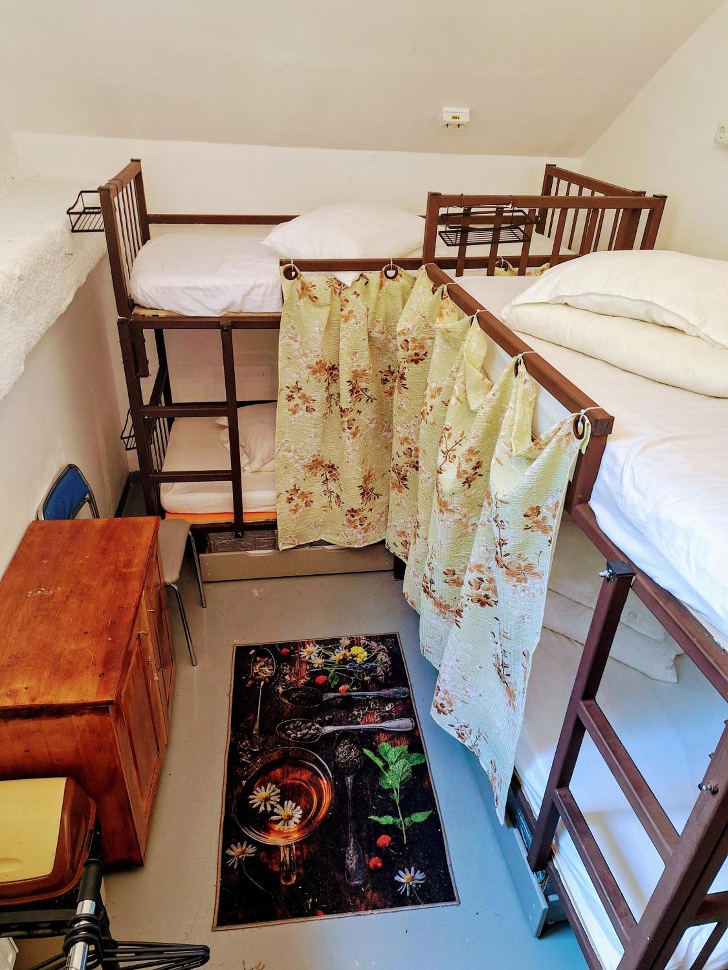 Downtown Hostel Braşov Extérieur photo