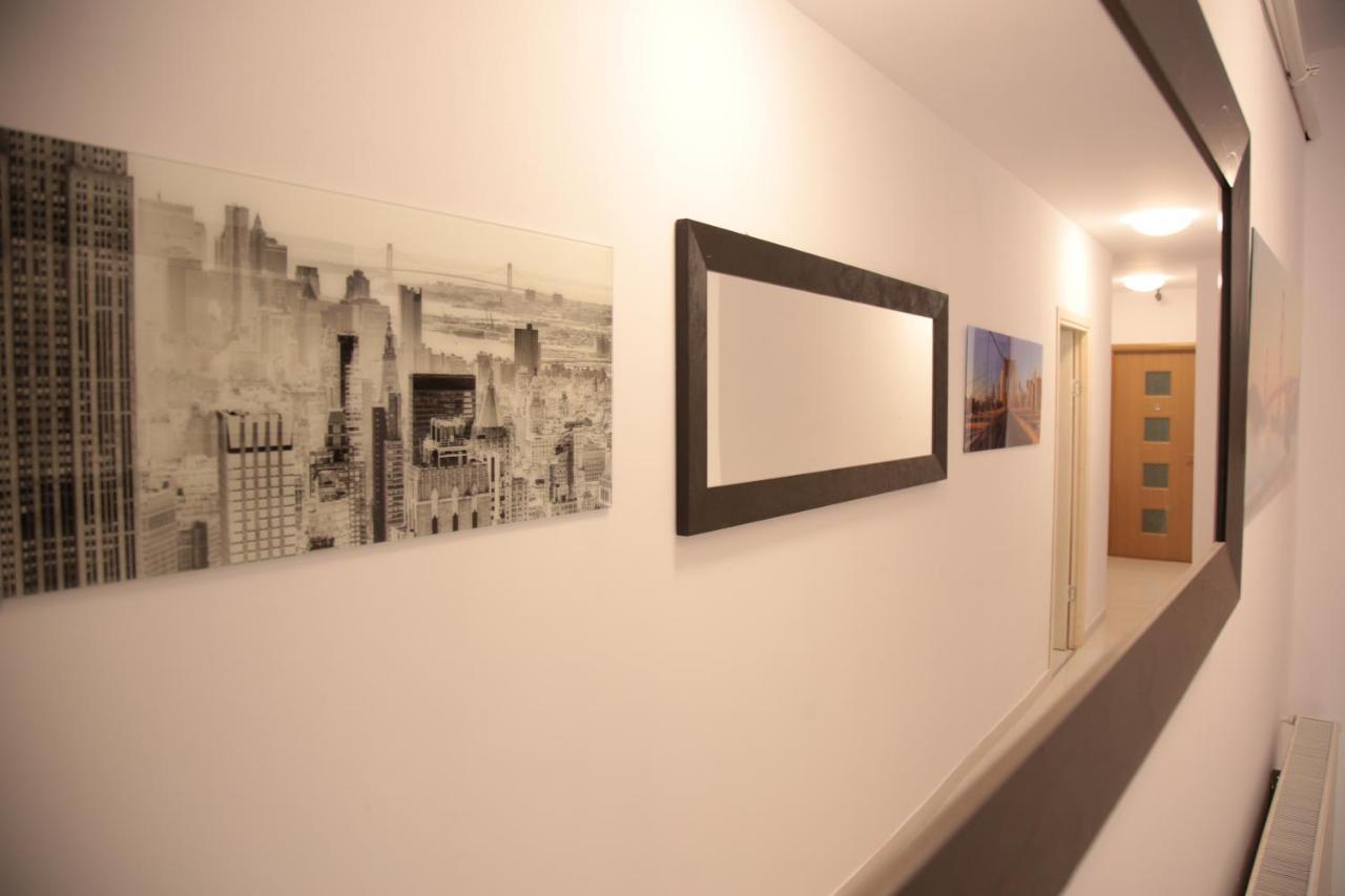 Downtown Hostel Braşov Extérieur photo