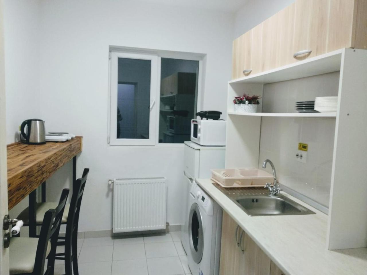Downtown Hostel Braşov Extérieur photo