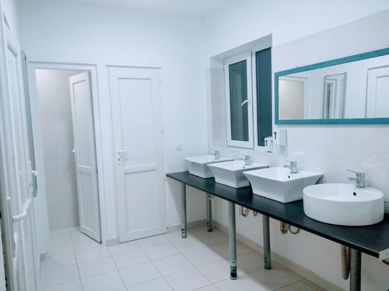 Downtown Hostel Braşov Extérieur photo